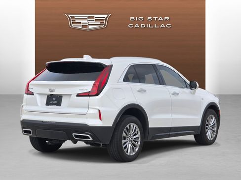 Certified 2025 Cadillac XT4 Premium Luxury w/ Cold Weather Package FWD image 5