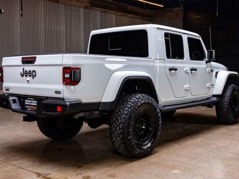 Used 2021 Jeep Gladiator Overland w/ Popular Equipment Package AWD/4WD image 10