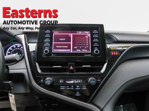 Used 2022 Toyota Camry SE image 12