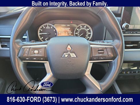 Used 2022 Mitsubishi Outlander ES image 13