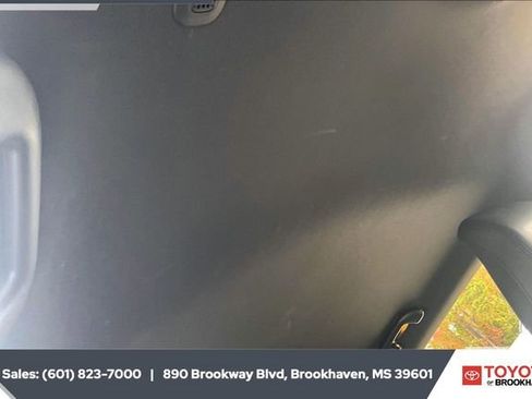 Used 2024 Jeep Compass Latitude image 16