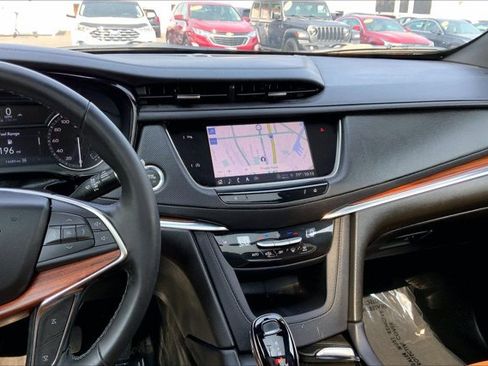 Used 2025 Cadillac XT5 Premium Luxury w/ LPO, Floor Liner Package AWD/4WD image 5