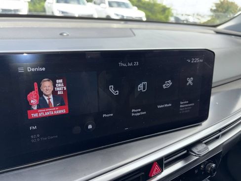 Used 2025 Kia Sorento LX FWD image 3