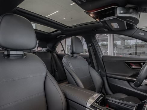 Used 2024 Mercedes-Benz C 300 Sedan image 31