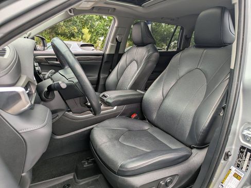 Used 2023 Toyota Highlander Limited AWD/4WD image 27