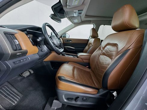 Used 2022 Nissan Pathfinder Platinum w/ Lighting Package (N93) image 15