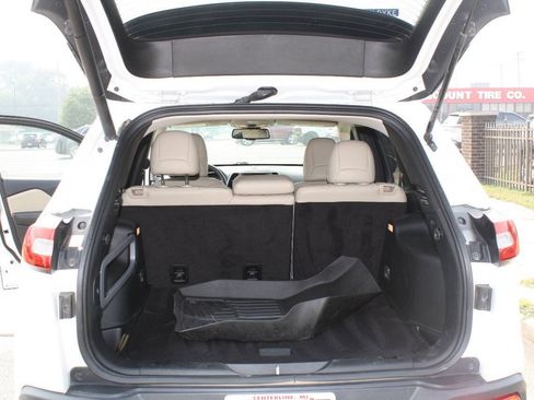 Used 2017 Jeep Cherokee Limited AWD/4WD image 8