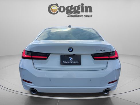 Certified 2025 BMW 330i Sedan w/ Premium Package image 4