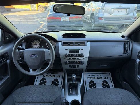 Used 2011 Ford Focus SE image 13