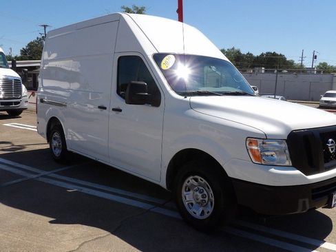 Used 2020 Nissan NV 2500 SV RWD image 1