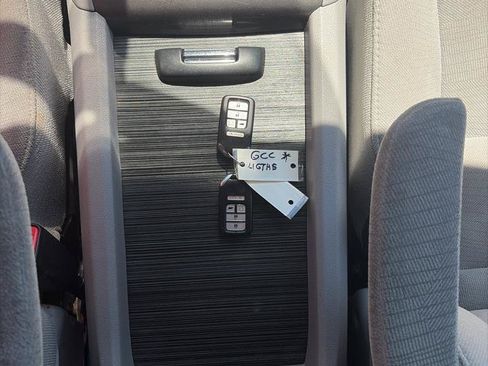 Used 2017 Honda Pilot EX image 12
