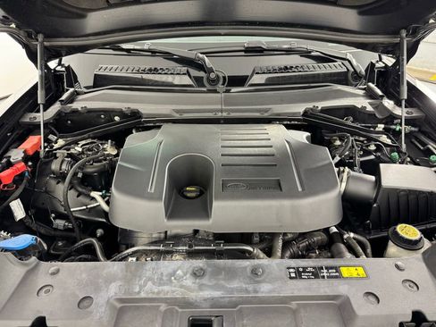 Used 2024 Land Rover Defender 110 X-Dynamic SE image 27