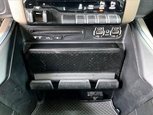 Certified 2019 RAM 1500 Laramie image 16