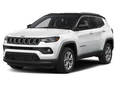 Used 2025 Jeep Compass Latitude w/ Sun & Sound Group