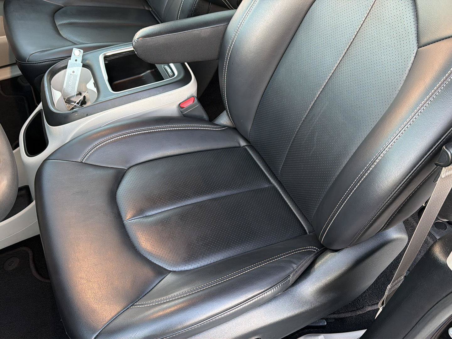 Used 2023 Chrysler Pacifica Touring-L FWD image 29
