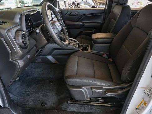 Used 2024 Chevrolet Colorado Trail Boss AWD/4WD image 10