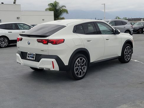 New 2026 BMW X2 xDrive28i w/ Convenience Package AWD/4WD image 3