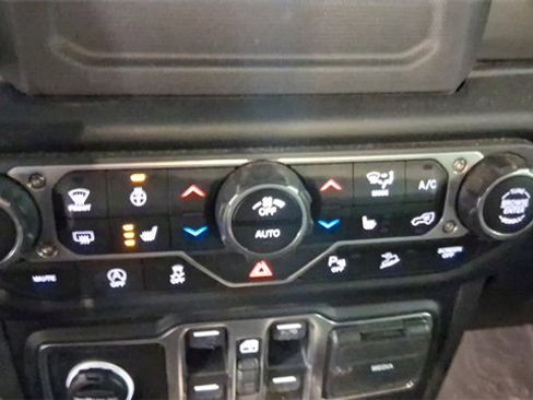 Used 2019 Jeep Wrangler Unlimited Sport S image 30