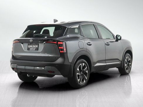 Used 2025 Nissan Kicks SV w/ SV Premium Package AWD/4WD image 5