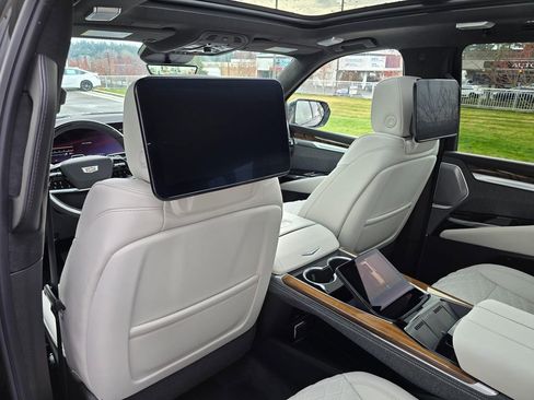 New 2026 Cadillac Escalade ESV Platinum Sport image 20