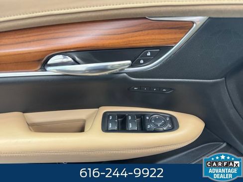 Used 2017 Cadillac XT5 Platinum AWD/4WD image 25