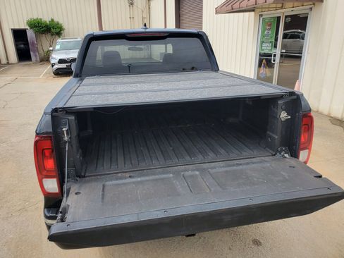 Used 2018 Honda Ridgeline Sport image 10