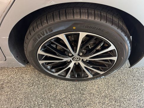 Used 2020 Toyota Camry SE FWD image 14