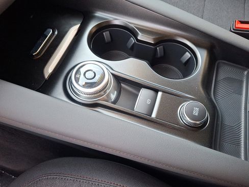 New 2025 Ford Explorer Active image 15