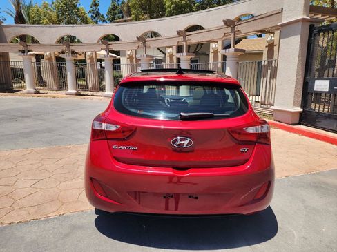 Used 2013 Hyundai Elantra GT w/ Tech Pkg FWD image 4