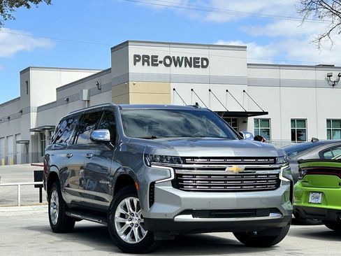 Used 2024 Chevrolet Suburban Premier RWD image 2