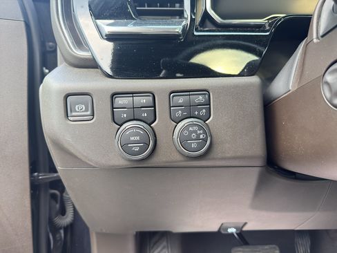 Used 2024 Chevrolet Silverado 1500 LTZ w/ LTZ Premium Package AWD/4WD image 26