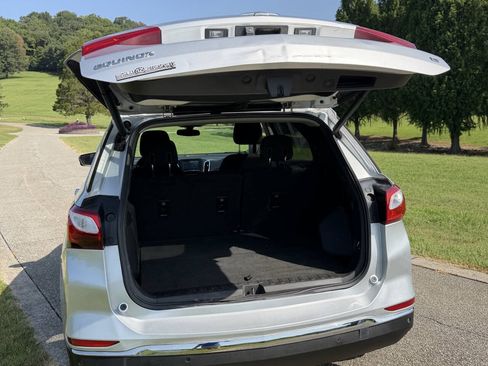 Used 2018 Chevrolet Equinox LT FWD image 13