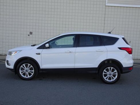 Used 2019 Ford Escape SE image 4