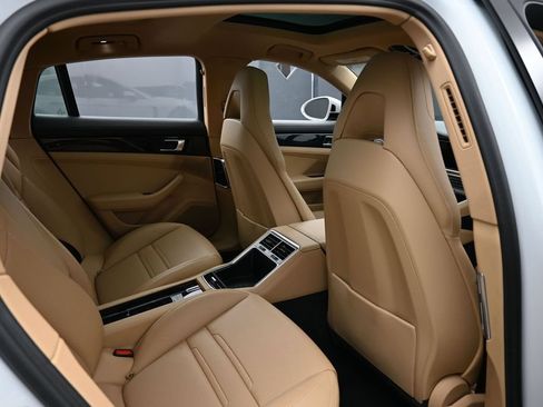 Certified 2023 Porsche Panamera 4 AWD/4WD image 27