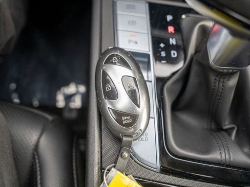 Certified 2024 Hyundai Elantra Limited image 30