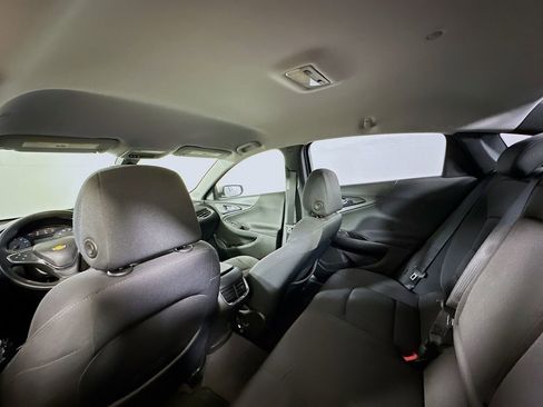 Used 2017 Chevrolet Malibu LT image 13