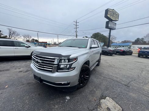 Used 2019 Chevrolet Tahoe LS image 3