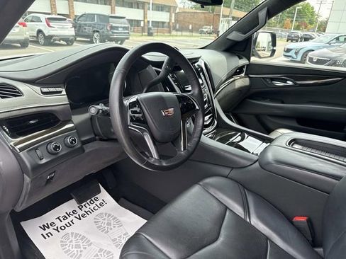 Used 2020 Cadillac Escalade Platinum AWD/4WD image 21