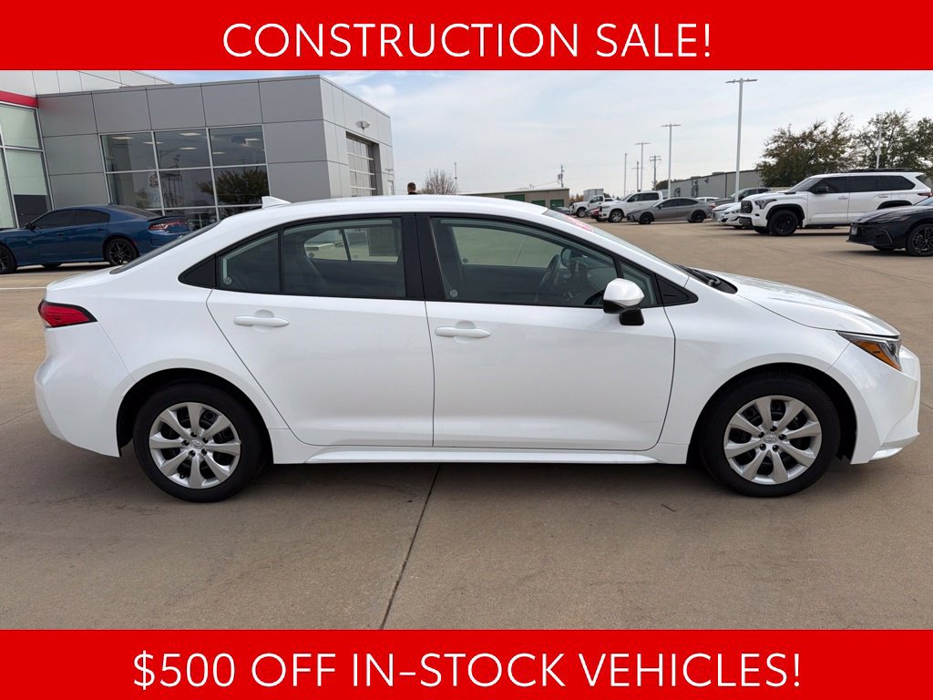 Used 2026 Toyota Corolla LE FWD image 4