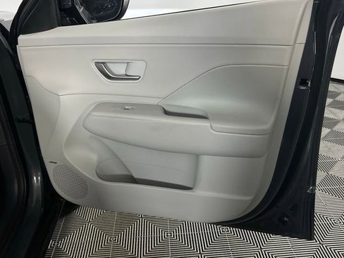 Used 2024 Hyundai Kona Limited image 36