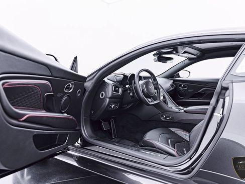 Used 2021 Aston Martin DBS Superleggera RWD image 43