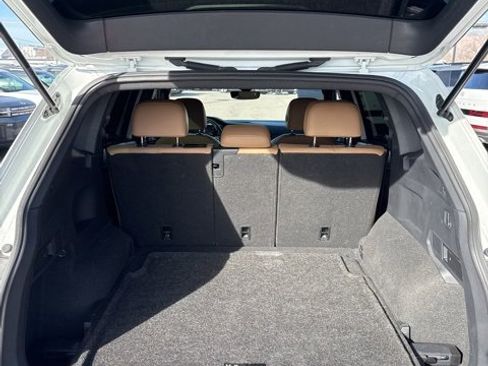 Used 2023 Volkswagen Tiguan SE R-Line image 12