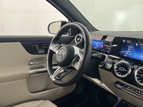 Used 2026 Mercedes-Benz GLA 250 image 10