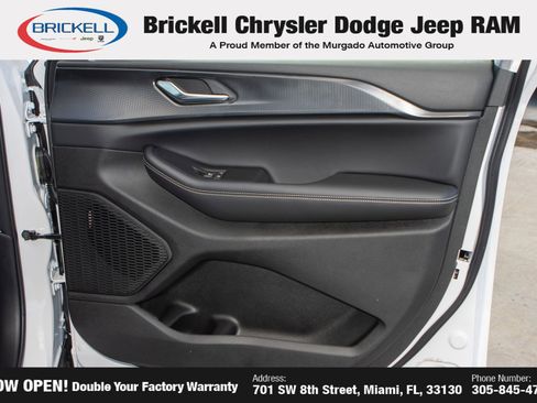 New 2025 Jeep Grand Cherokee Laredo X image 12