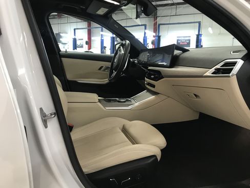 Used 2025 BMW 330i Sedan RWD image 8