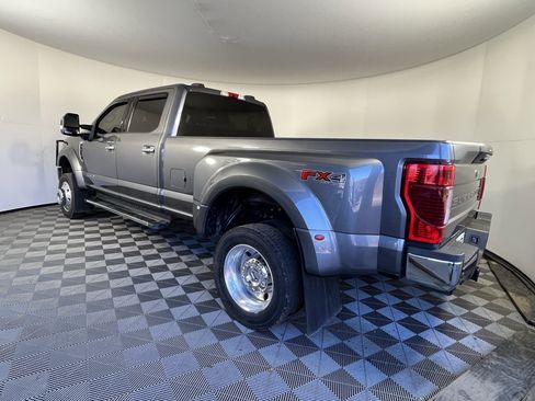 Used 2021 Ford F450 XLT w/ XLT Premium Package image 3