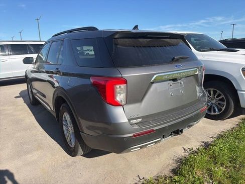 Used 2023 Ford Explorer XLT w/ Equipment Group 202A AWD/4WD image 10