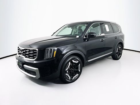 Used 2025 Kia Telluride S image 3