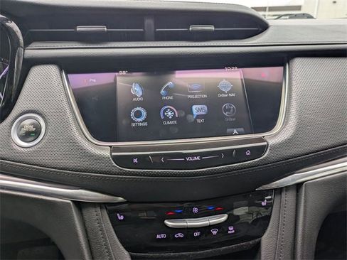 Used 2017 Cadillac XT5 Luxury image 19