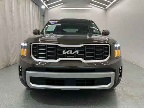 Used 2024 Kia Telluride S w/ S Sunroof Package FWD image 3